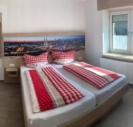 Abtei Apartment Brauweiler พุลไฮม์ ภายนอก รูปภาพ