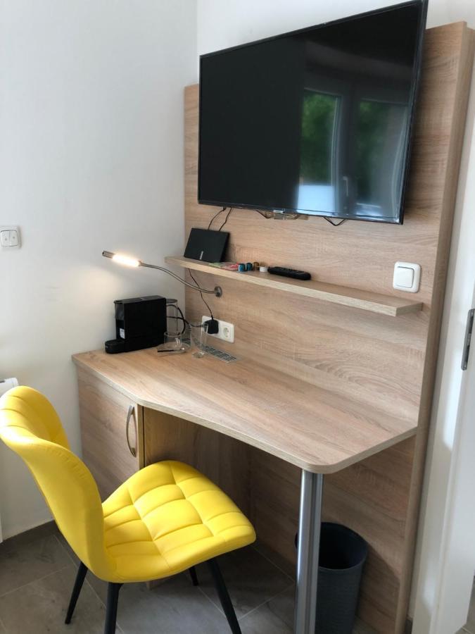 Abtei Apartment Brauweiler พุลไฮม์ ภายนอก รูปภาพ