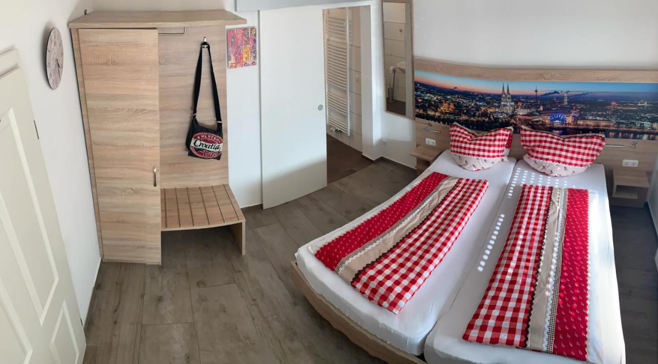 Abtei Apartment Brauweiler พุลไฮม์ ภายนอก รูปภาพ